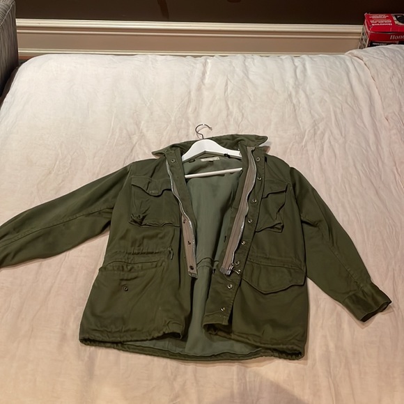 Army green jacket - size xs - Urban Outfitters - Picture 2 of 3